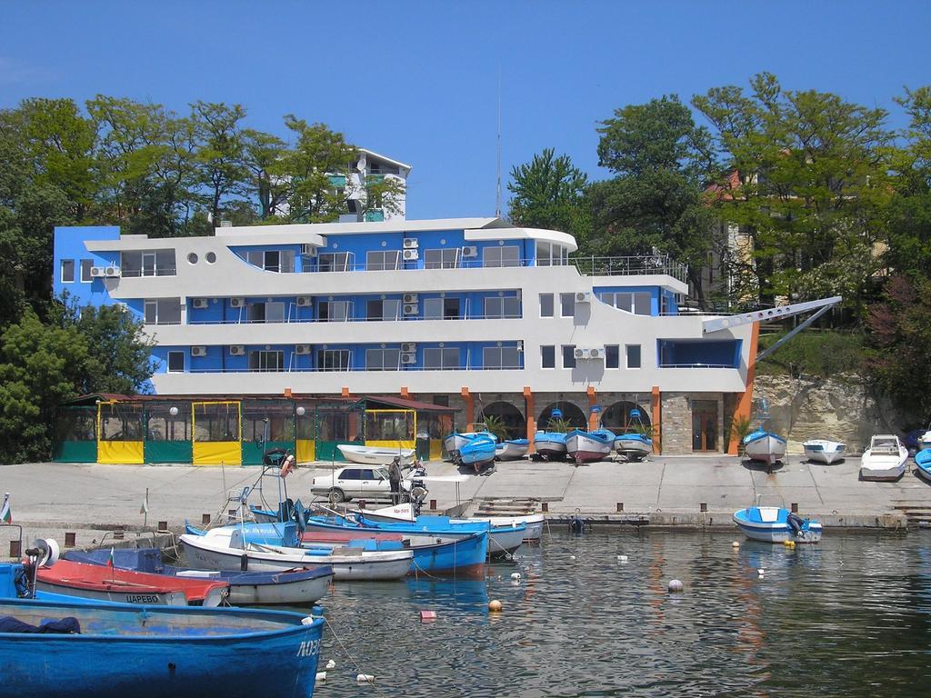 Ribarska Sreshta Family Hotel Царёво Экстерьер фото